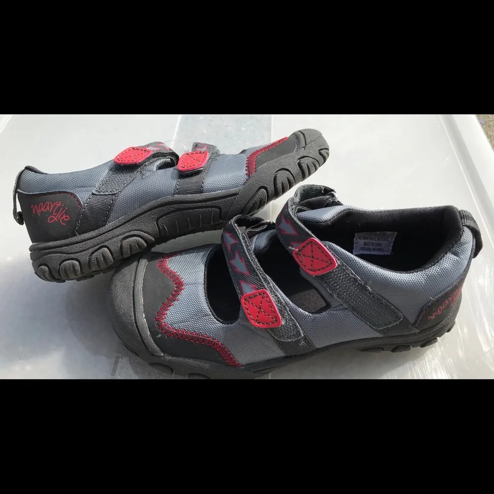 New with tags Naartjie 12 Jordan athletic water sandals gray red adj straps